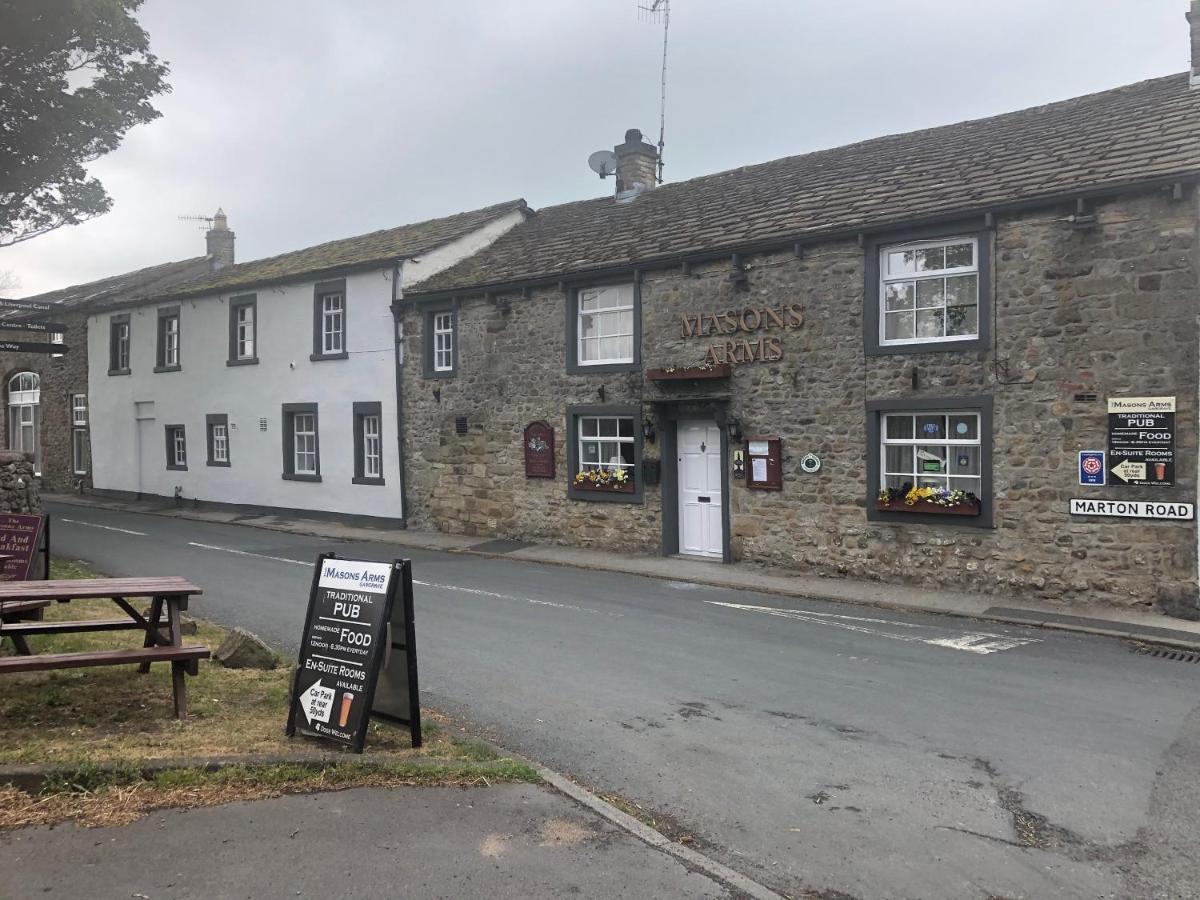 Masons Arms Hotel Skipton Exterior photo